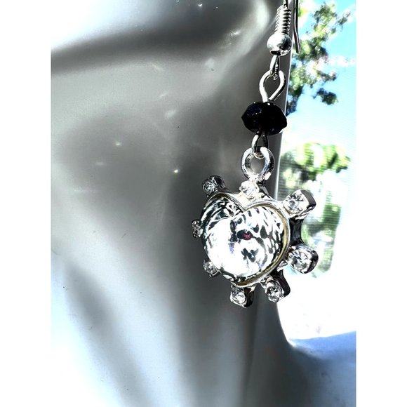 Tiger Inspired EARRING with Simulated Crystals - Picture 3 of 3